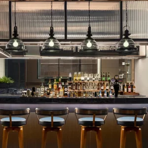 5 Star Hotel Bar One-stop Hospitality Furniture Solution Factory Custom Restaurant Table and Chairs Bar Stool Furniture Set