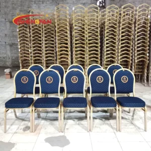Britain New Design Crown Back Blue Color Restaurant Hotel Outdoor Party Padding Wedding Chairs Banquet Hotel Chair