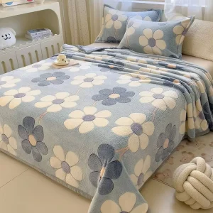 Coral Fleece Cartoon Flannel Polyester Dormitory Blanket Single Double Thick Cover Nap All Seasons Customizable