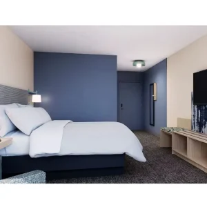 Custom Made Solid Wood Contemporary Oak Hotel Bedroom Furniture Sets Waterproof Eco Friendly Apartment Use Commercial OEM ODM