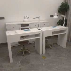 Custom Medieval Style MDF Nail Art Desk Spacious Storage Shelves Elegant Manicure Table for Salon Spa Beauty Studio Reception