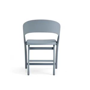 Durable Modern Folding Plastic Outdoor Chair UV Resistant Waterproof Comfortable Easy Store for Camping Dining Beach Use