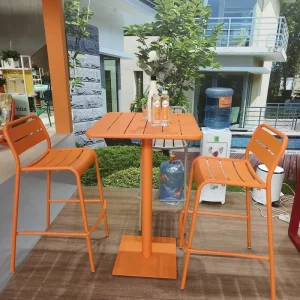 Durable Stackable Metal Outdoor Bar Table Chairs Set High Table and Stools for Leisure Facilities Home Bar Use