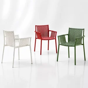 Durable Stackable Plastic Garden Chair Arms Nordic style Outdoor Dining Armchair for Villa Park Resort Hotel Cafe Restaurant