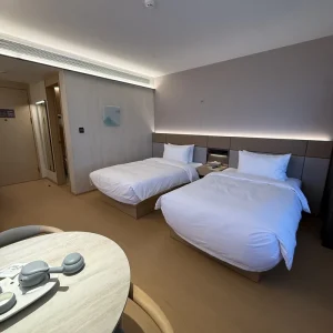 Factory Direct Elegant Contemporary Style Customizable Size Hotel Bedroom Sets for Standard Room