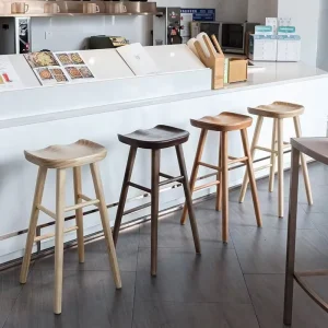 Factory Direct Nordic Minimalist Solid Wood Bar Stool for Tea Shop Cafe Restaurant and Home Use
