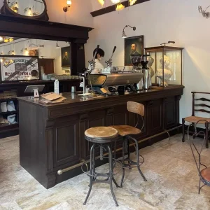 French Vintage Solid Wood Industrial Style Adjustable Bar Furniture for Home Bar and Hotel Use