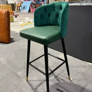 Green Velvet Tufted Bar Stool Chair with PU Leather Seat and Black Metal Legs for Restaurant Cafe Hotel Club Bar Furniture