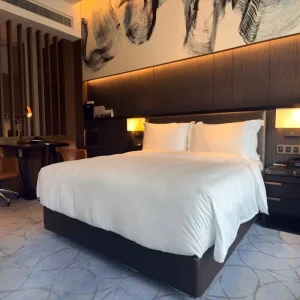 High end Hotel Rooms Full Furnishing Modern Solid Wood Double Bed Hotel Furniture Bedroom Set