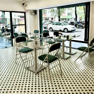 Hong Kong Style Cha Chaan Teng Furniture Fish Scale Pattern Dining Table With Stainless Steel Folding Chairs