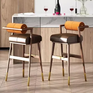 Industrial Vintage Bistro Luxury Leather Nightclub Bar Stools Restaurant Counter Stools Walnut Wood High Bar Chairs for Kitchen