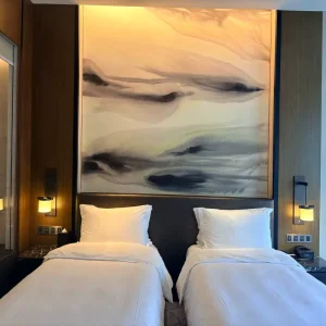 Luxury Modern Customized Eco Friendly Solid Wood Twin Bed 5 Star Hotel Full Furniture Set