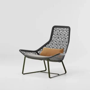 Luxury Modern Outdoor Wicker Accent Lounge Chair Designer Hand-Woven Patio Armchair with Cushion for Villa Resort Hotel