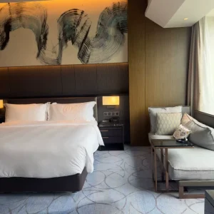 Minimalist Modern Light Luxury Wood Room Furniture Hotel Bedroom Furniture Set for Boutique Hotel & Urban Apartment