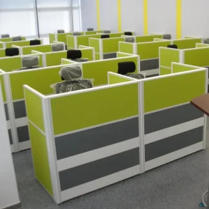 Modern 4 6 8 Seat Staff Workstation Desk Durable Aluminum Cubicle MFC Tabletop Modular Bespoke Cubicle Workstations