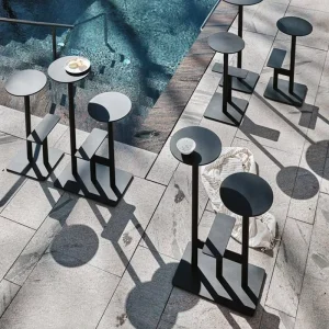 Modern Commercial Metal Bar Furniture Set Powder Coated Aluminum Bar Table Stools Waterproof Outdoor Rooftop Durable Stackable