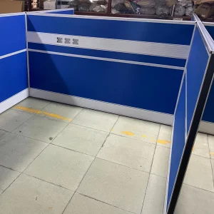 Modern Flexible Aluminum Office Partition Cubicles with Modular Design 40mm Thick Desk Mount Installation for School Office Use