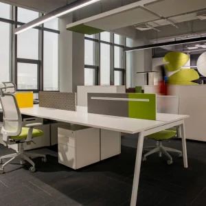 Modern Open Modular 4 Person Workstation Office Desk Durable Eco Friendly Custom Size Steel Material Metal Leg Office Space