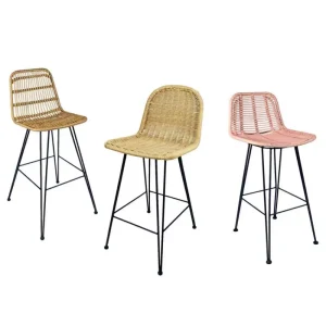 Modern Outdoor Wicker Bar Stool Minimalist PE Rattan High Chair Metal Legs Counter Height Stool for Resort Hotel Bistro Bar