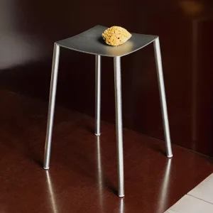Nordic Style Metal High Stool Bar Chair Outdoor Table and Dining Bench for Coffee Tea Milk Shops in Courtyards and Terraces