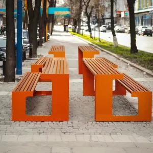 Outdoor Commercial Street Pedestrian Walkway Table and Chair Sets Creative Design Park Benches Seating Areas Wrought Iron Metal