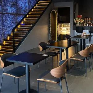 Retro Style Black Bar Tables and Chairs Restaurant Furniture That Enhances the Ambiance Available in Customizable Colors
