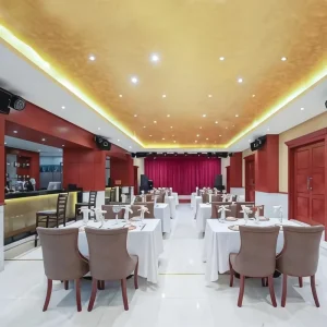 Solid Wood Hotel Restaurant Furniture Manufacturer Custom Design Dining Chair Table Set for Hotel Cafe Canteen