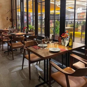 Solid Wood Table and Chair Set for Various Restaurant Themes Western Japanese Music Tea Bar for Restaurants