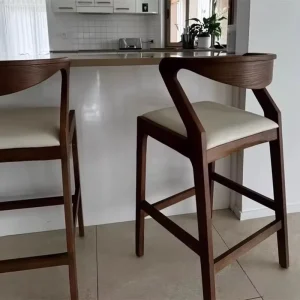Solid Wood Traditional Wooden Bar Stool for Restaurant and Dining Room
