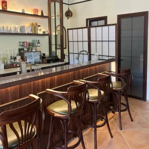Vintage Solid Wood Rotating Commercial High Bar Chair & Table Combination Retro Style for Restaurant and Cafe