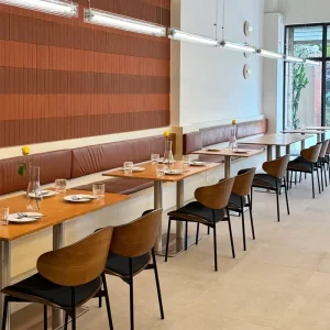 Western Style Restaurant Long Tables and Chairs Retro Vintage Furniture for Casual Cafes and Coffee Shops